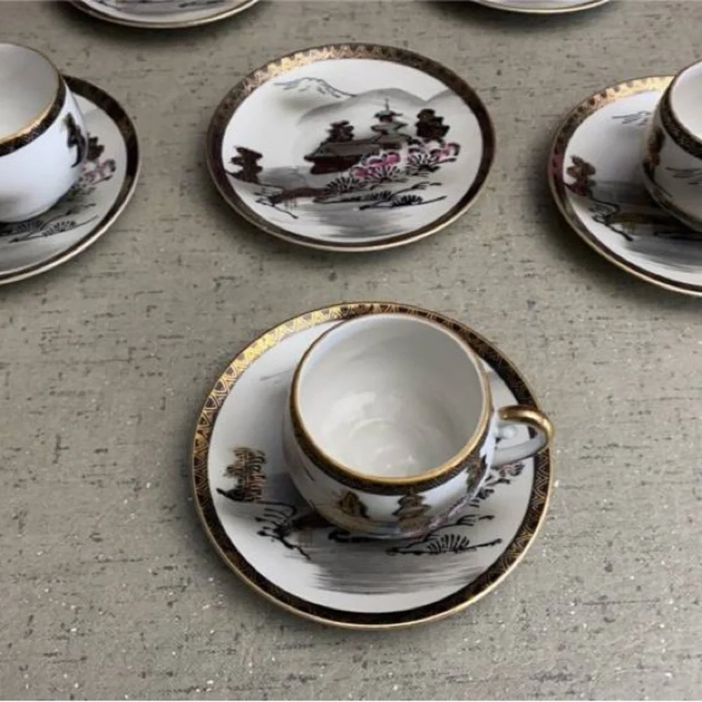 Vintage Kutani Japan Black and Gold Tea Cups and Saucers 5 cups and 6 saucers